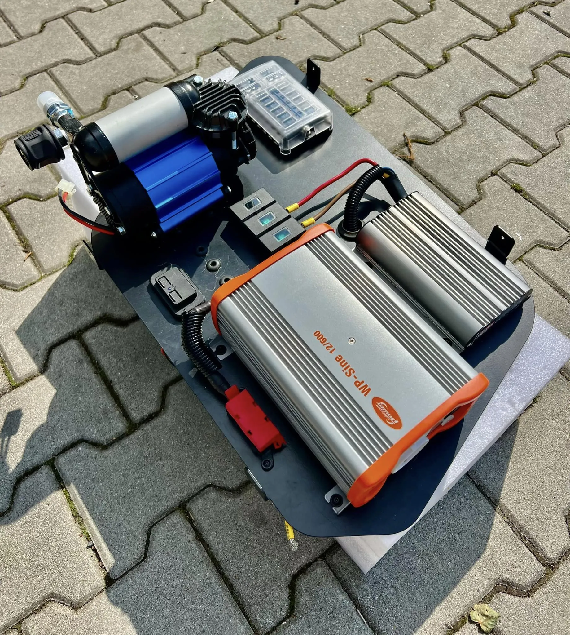 Mini Power Station for Subaru Forester SG - Image 3