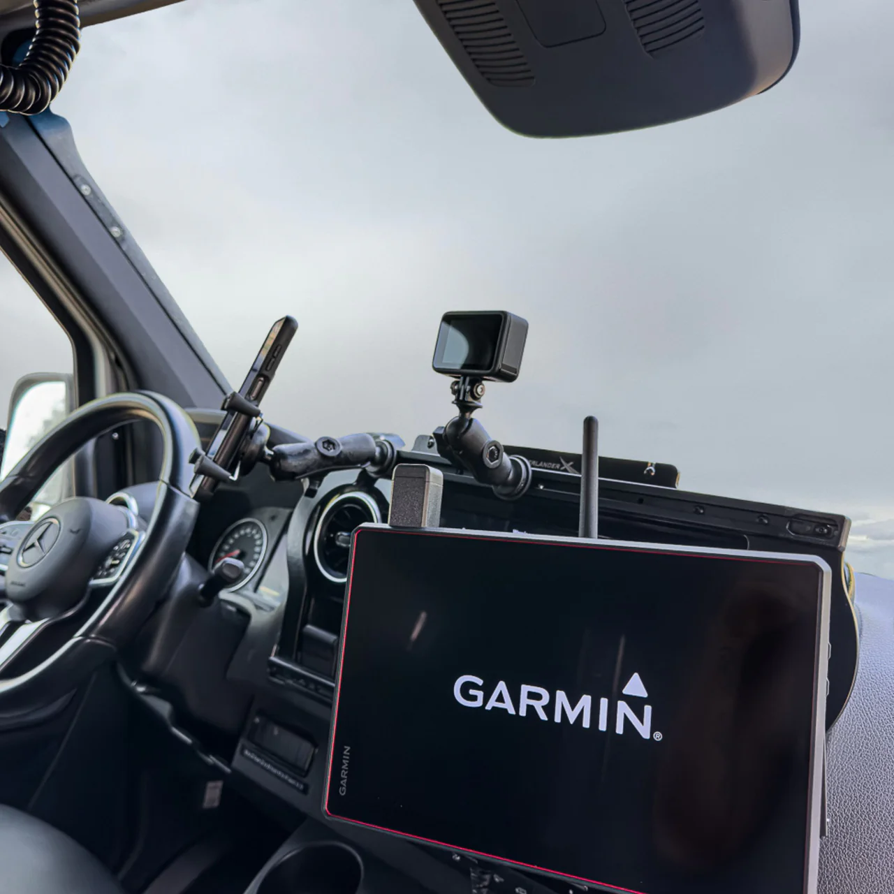 Terra X Navidok Overlander X - uchwyt na deskę rozdzielczą do Mercedes Sprinter 2019+ - obrazek 7