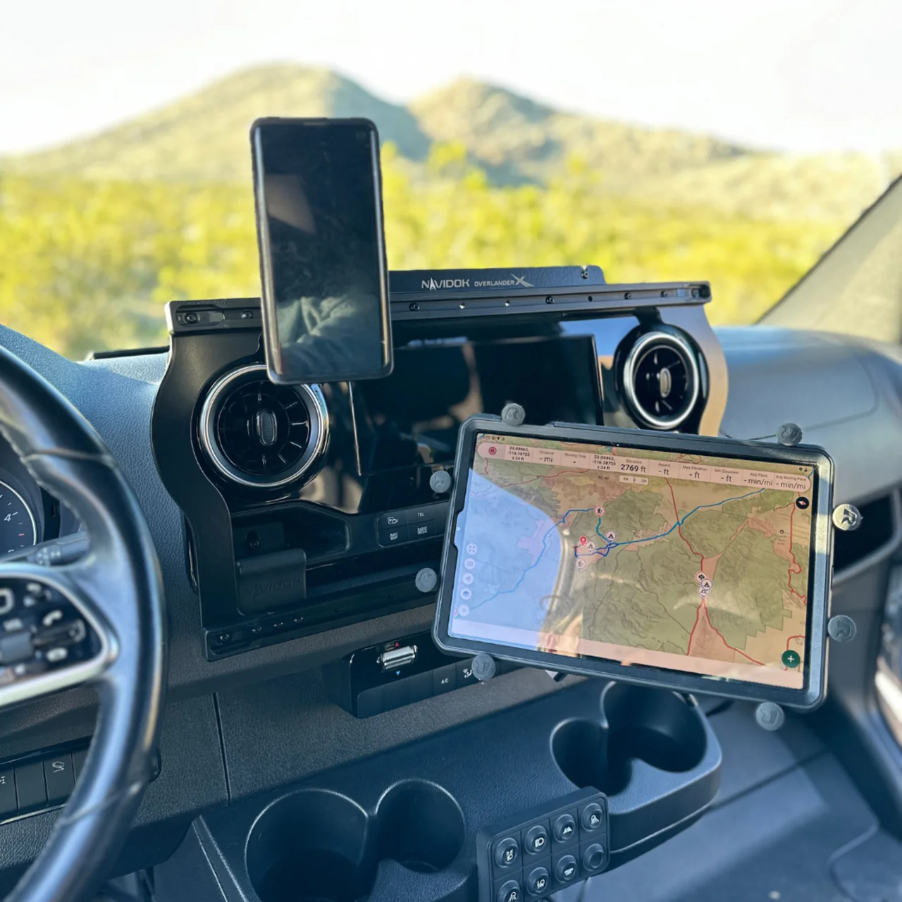 Terra X Navidok Overlander X - uchwyt na deskę rozdzielczą do Mercedes Sprinter 2019+ - obrazek 2