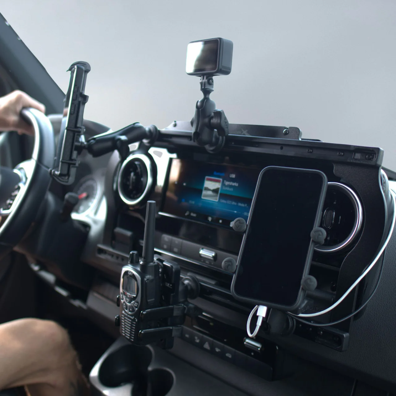 Terra X Navidok Overlander X - uchwyt na deskę rozdzielczą do Mercedes Sprinter 2019+ - obrazek 8
