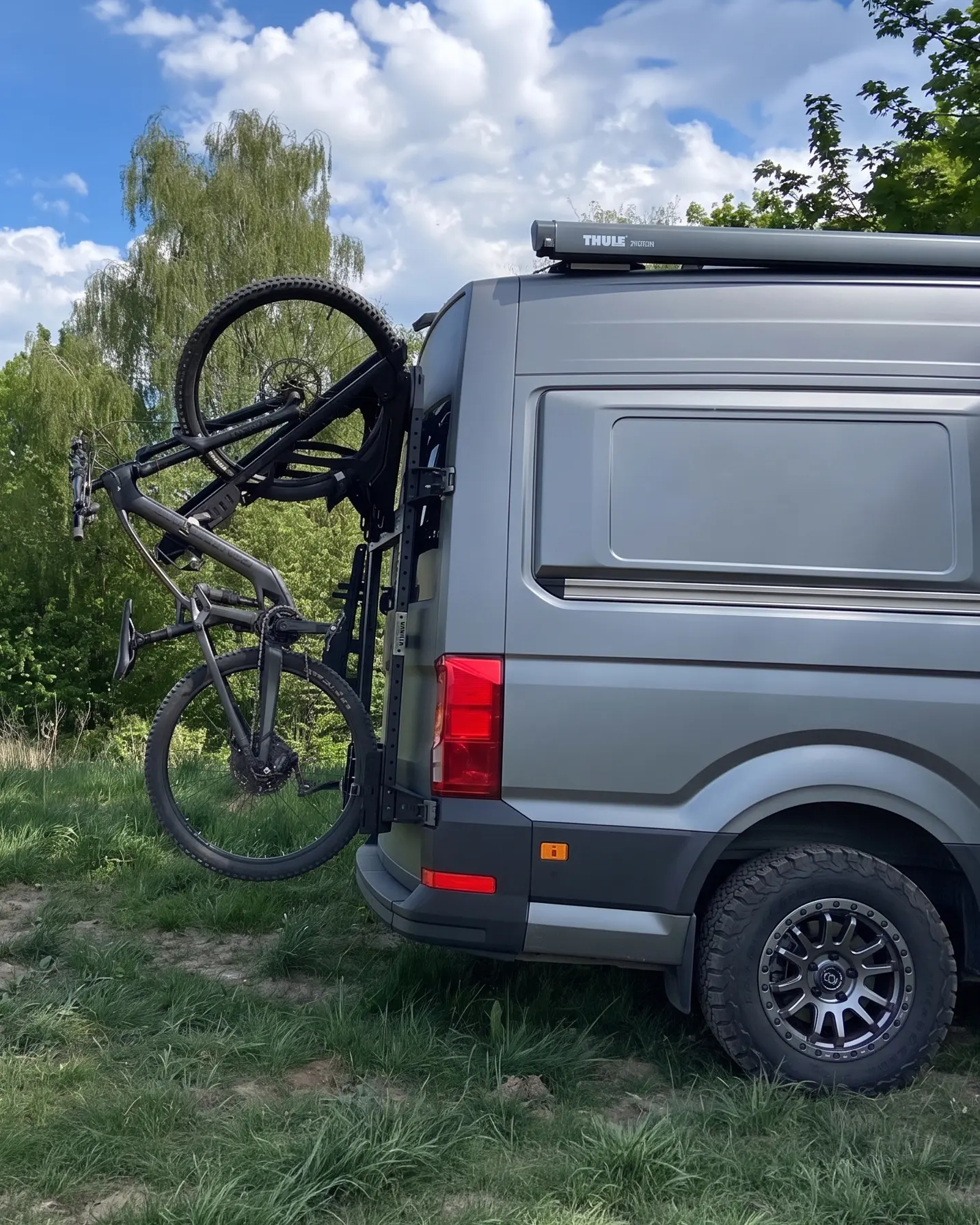 Vanilla BikeUp - bagażnik rowerowy ułatwiający załadunek e-bike’ów - obrazek 2