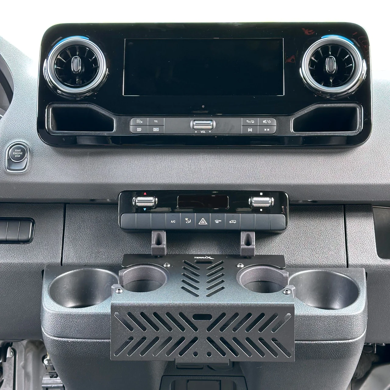Terra X CUPDOK - uchwyt montażowy na konsolę do Mercedes Sprinter 2019+